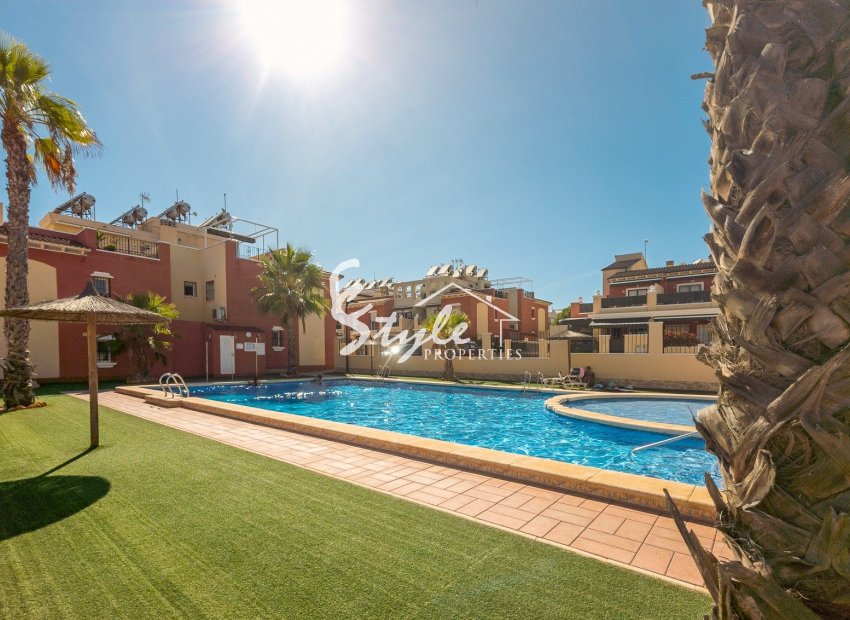 Resale - Apartament  - Torrevieja - Aguas Nuevas