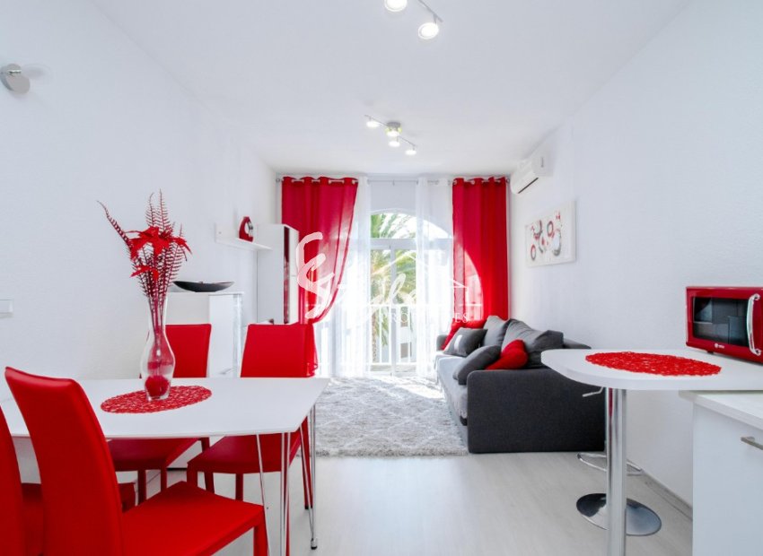 Resale - Apartament  - Torrevieja - Calas Blancas