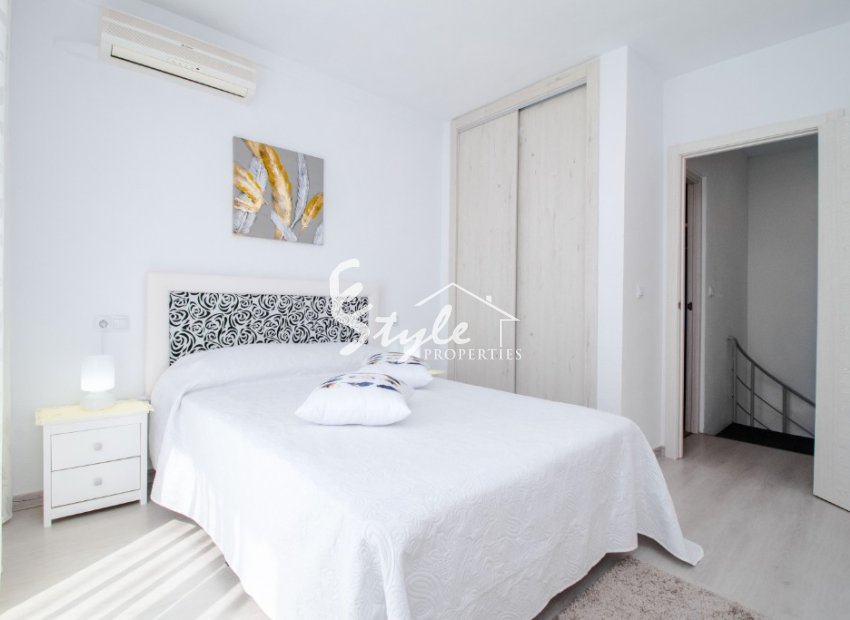 Resale - Apartament  - Torrevieja - Calas Blancas
