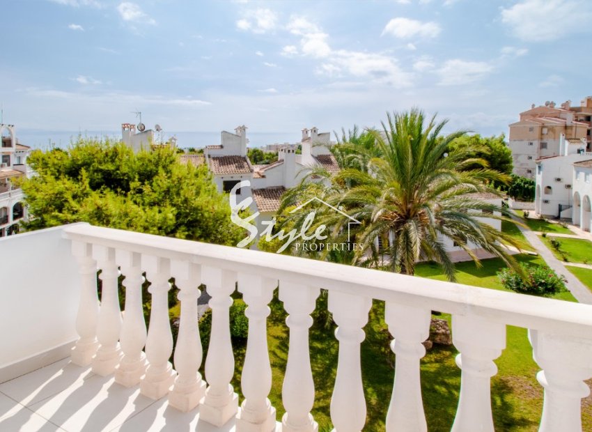 Resale - Apartament  - Torrevieja - Calas Blancas