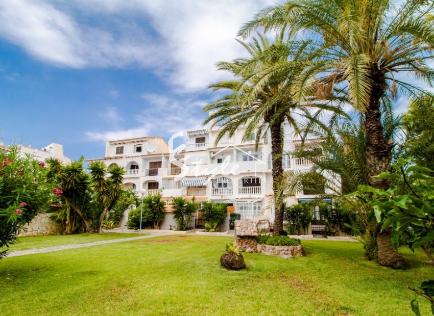 Resale - Apartament  - Torrevieja - Calas Blancas