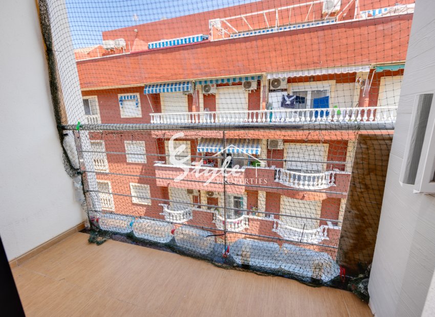 Resale - Apartament  - Torrevieja - Calle Finlandia