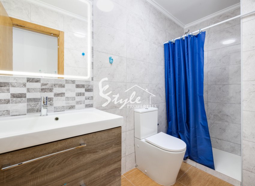 Resale - Apartament  - Torrevieja - Calle Finlandia