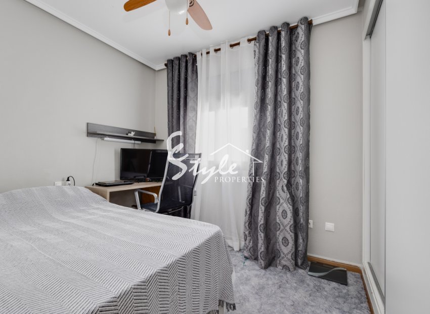 Resale - Apartament  - Torrevieja - Calle Finlandia