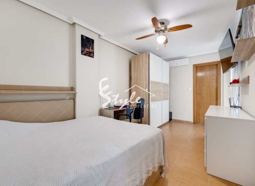 Resale - Apartament  - Torrevieja - Calle Finlandia