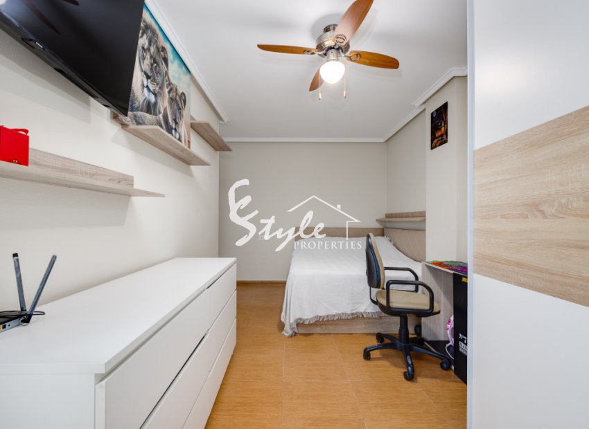 Resale - Apartament  - Torrevieja - Calle Finlandia