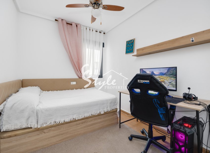 Resale - Apartament  - Torrevieja - Calle Finlandia