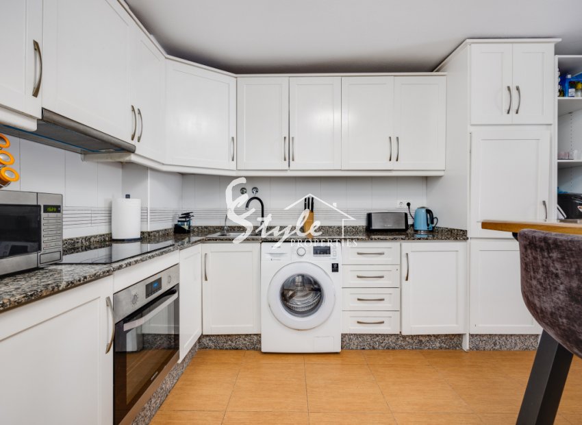 Resale - Apartament  - Torrevieja - Calle Finlandia