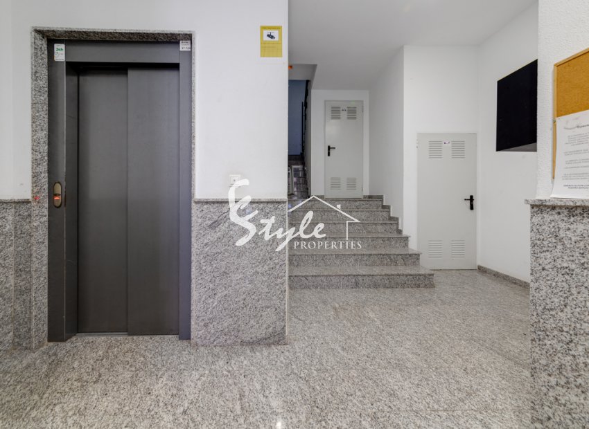 Resale - Apartament  - Torrevieja - Calle Finlandia