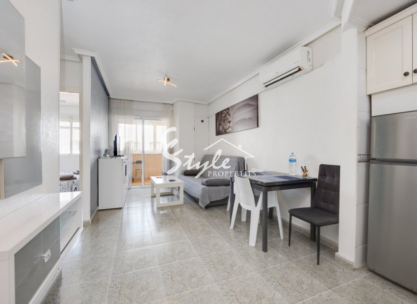 Resale - Apartament  - Torrevieja - calle Mar Baltico