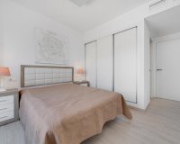 Resale - Apartament  - Torrevieja - calle Puerto Romano