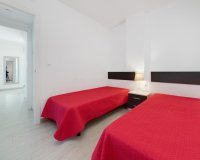 Resale - Apartament  - Torrevieja - calle Puerto Romano