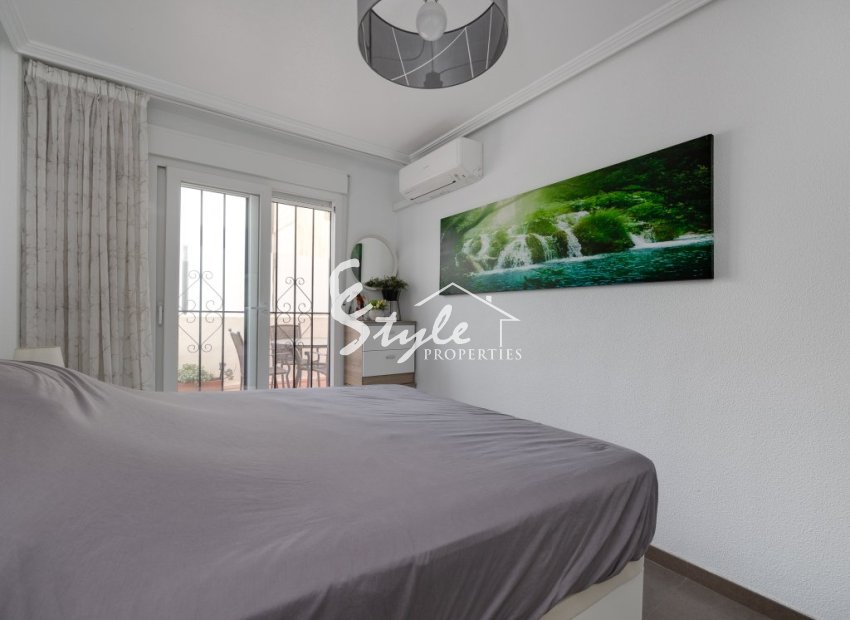 Resale - Apartament  - Torrevieja - calle Torreviejensen Ausentes