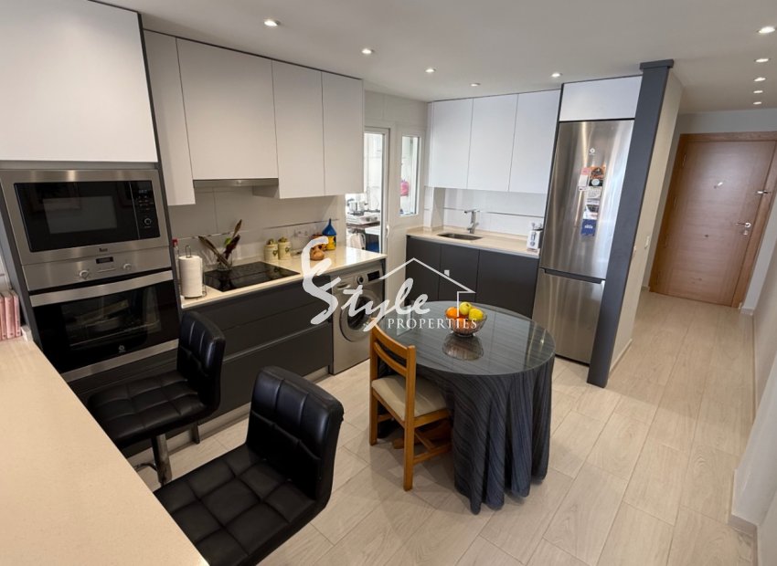 Resale - Apartament  - Torrevieja - Costa Blanca Sur