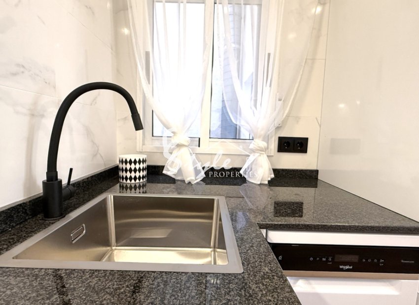 Resale - Apartament  - Torrevieja - Costa Blanca Sur
