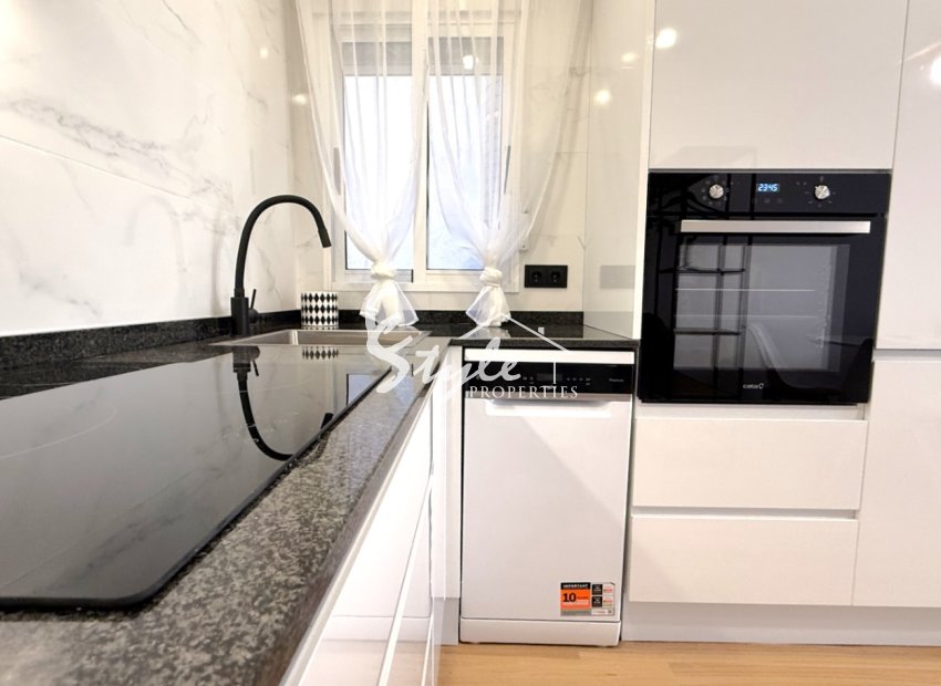 Resale - Apartament  - Torrevieja - Costa Blanca Sur