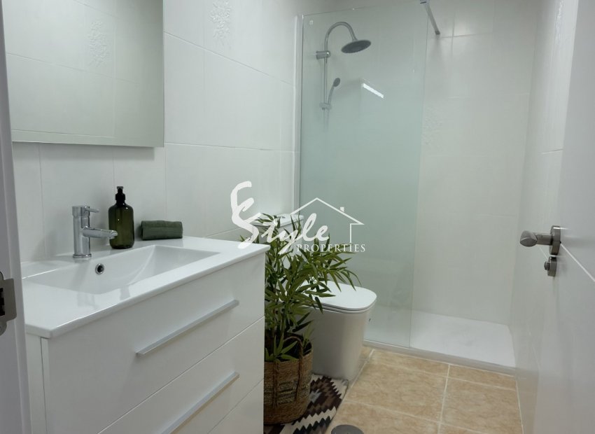 Resale - Apartament  - Torrevieja - Curva del Palangre