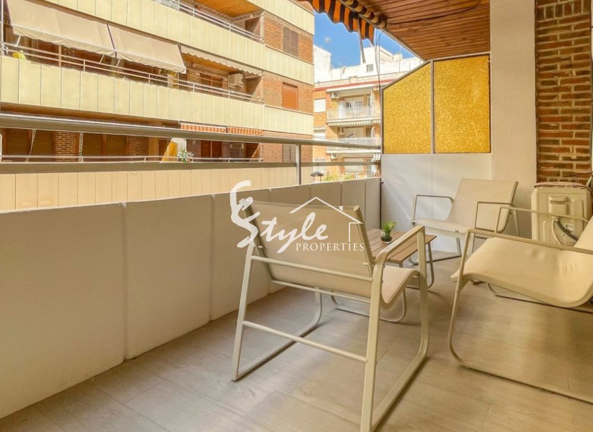 Resale - Apartament  - Torrevieja - El Acequión - Los Náufragos