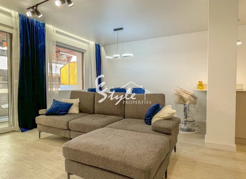 Resale - Apartament  - Torrevieja - El Acequión - Los Náufragos