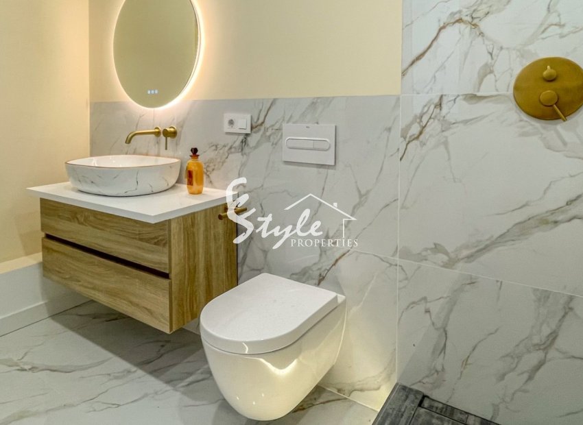 Resale - Apartament  - Torrevieja - El Acequión - Los Náufragos
