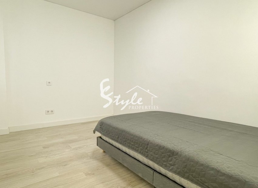 Resale - Apartament  - Torrevieja - El Acequión - Los Náufragos
