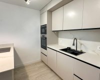 Resale - Apartament  - Torrevieja - El Acequión - Los Náufragos