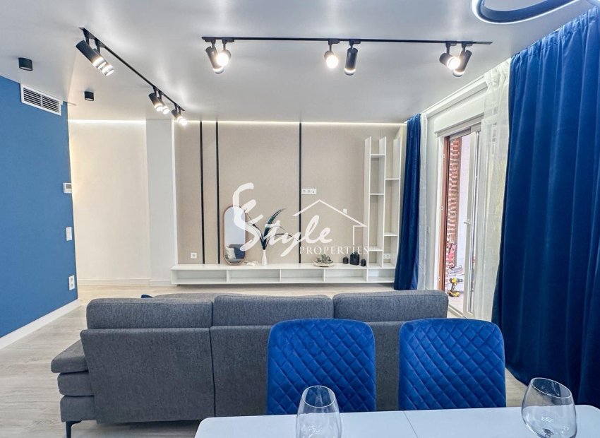 Resale - Apartament  - Torrevieja - El Acequión - Los Náufragos