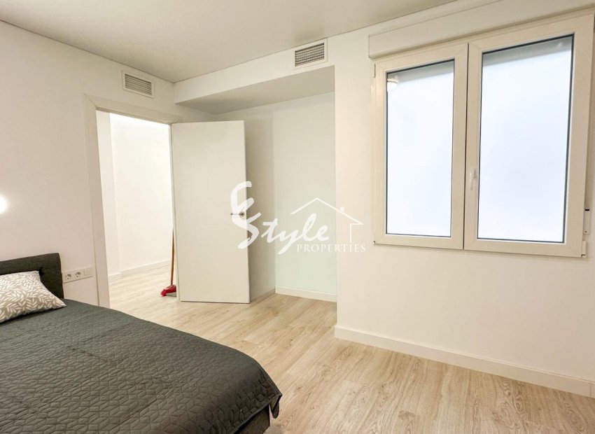 Resale - Apartament  - Torrevieja - El Acequión - Los Náufragos