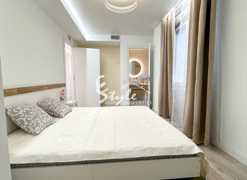 Resale - Apartament  - Torrevieja - El Acequión - Los Náufragos