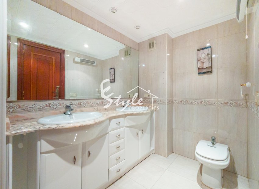 Resale - Apartament  - Torrevieja - La Mata pueblo