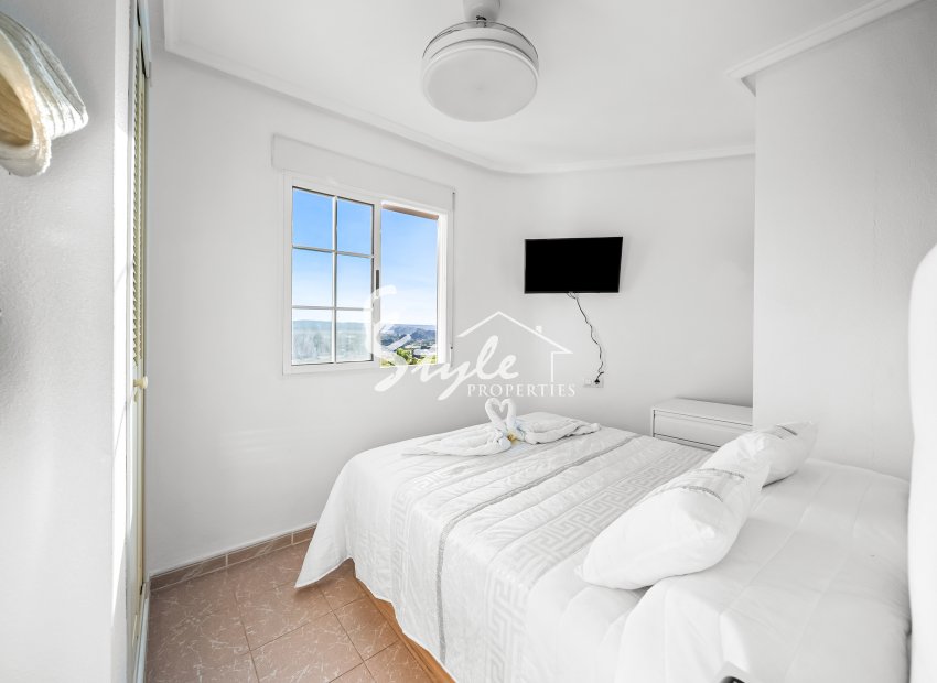 Resale - Apartament  - Torrevieja - La Mata