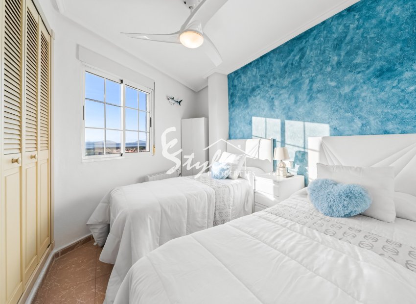Resale - Apartament  - Torrevieja - La Mata