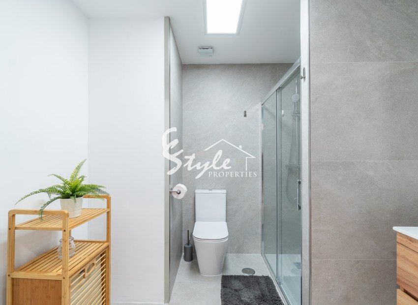 Resale - Apartament  - Torrevieja - La Mata