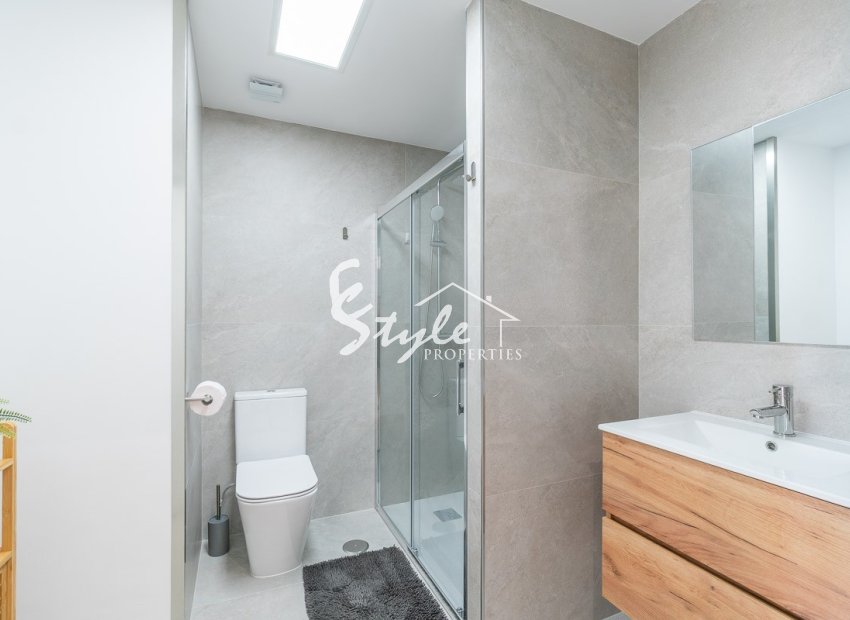 Resale - Apartament  - Torrevieja - La Mata