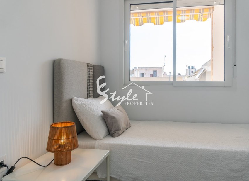 Resale - Apartament  - Torrevieja - La Mata