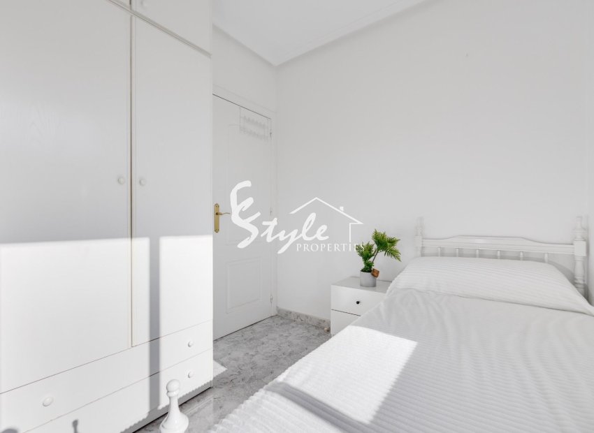 Resale - Apartament  - Torrevieja - La Mata