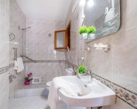 Resale - Apartament  - Torrevieja - La Siesta - El Salado - Torreta