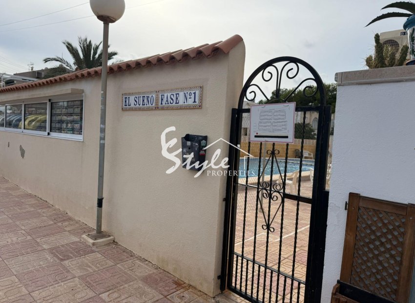 Resale - Apartament  - Torrevieja - La Siesta - El Salado - Torreta