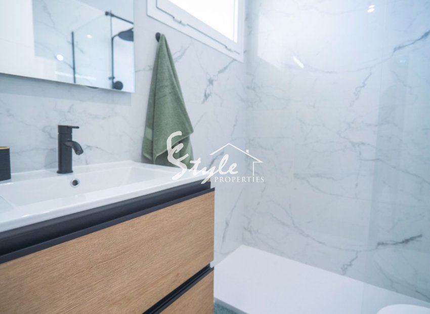 Resale - Apartament  - Torrevieja - La Veleta