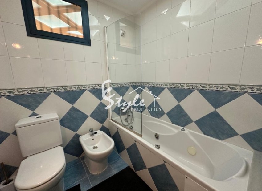 Resale - Apartament  - Torrevieja - La Veleta