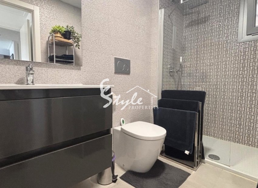 Resale - Apartament  - Torrevieja - La Veleta