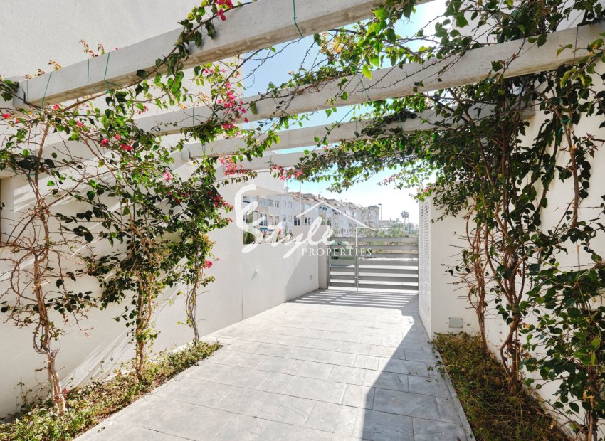 Resale - Apartament  - Torrevieja - La Veleta