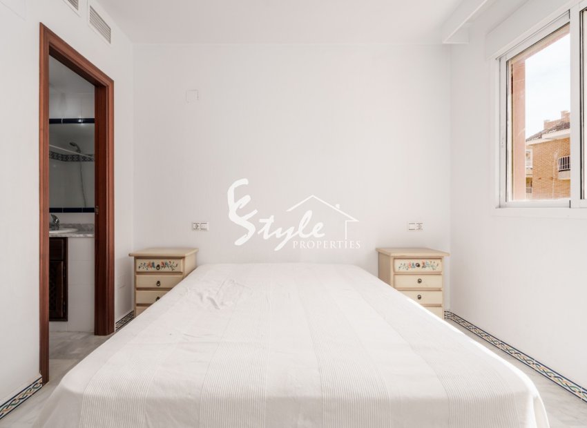 Resale - Apartament  - Torrevieja - Playa de los Locos