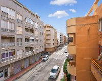 Resale - Apartament  - Torrevieja - Playa de los Locos