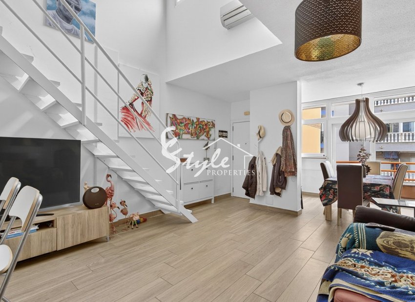 Resale - Apartament  - Torrevieja - Playa de los Locos