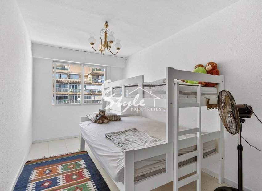 Resale - Apartament  - Torrevieja - Playa de los Locos