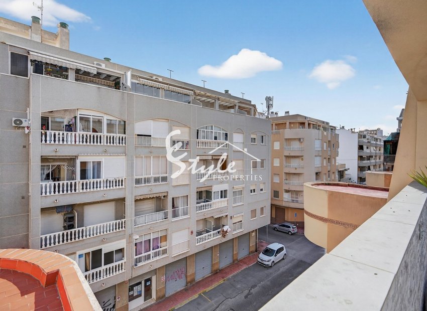 Resale - Apartament  - Torrevieja - Playa de los Locos