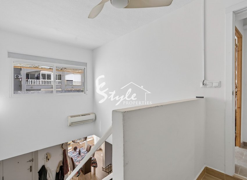 Resale - Apartament  - Torrevieja - Playa de los Locos