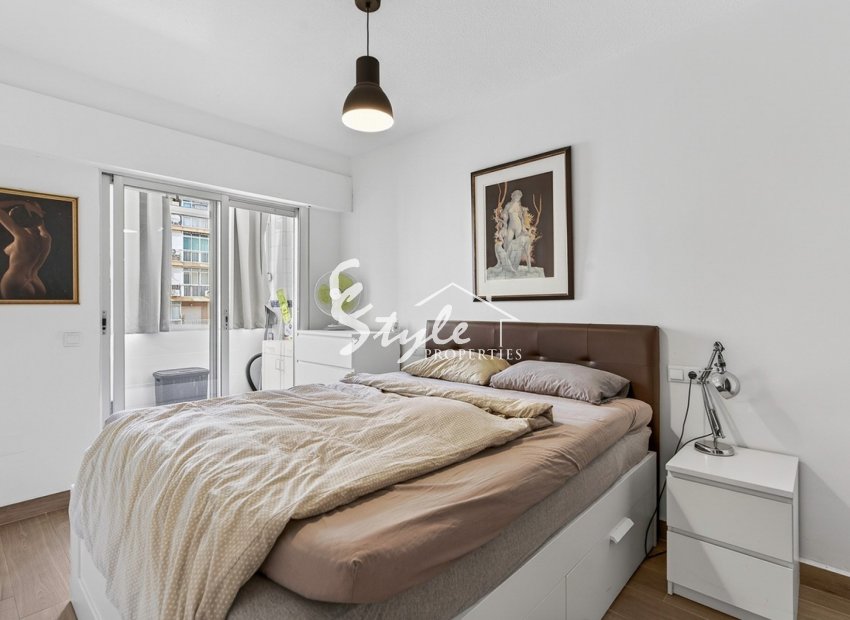 Resale - Apartament  - Torrevieja - Playa de los Locos