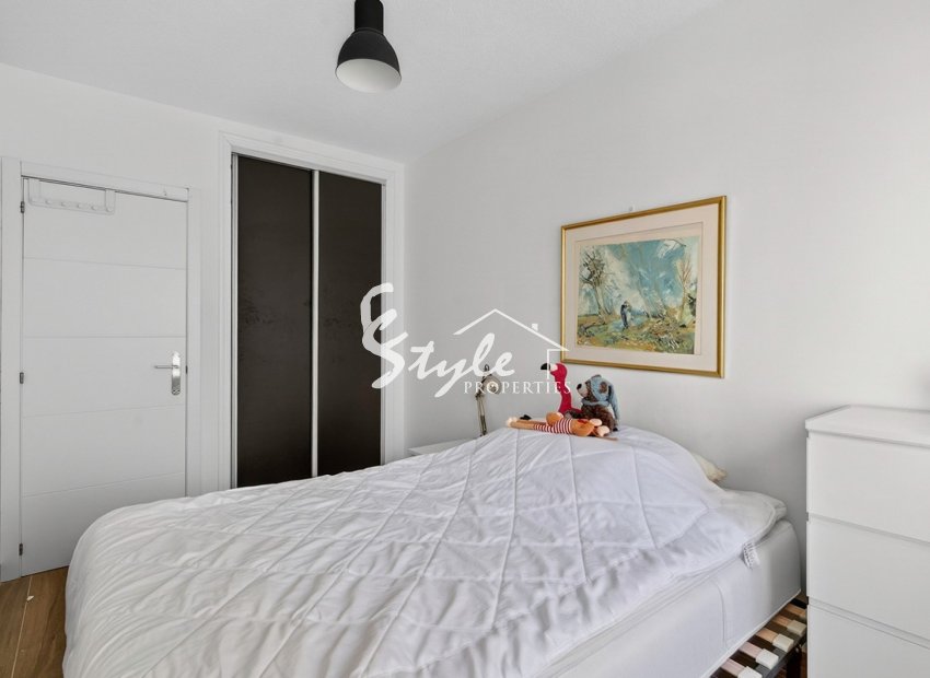 Resale - Apartament  - Torrevieja - Playa de los Locos